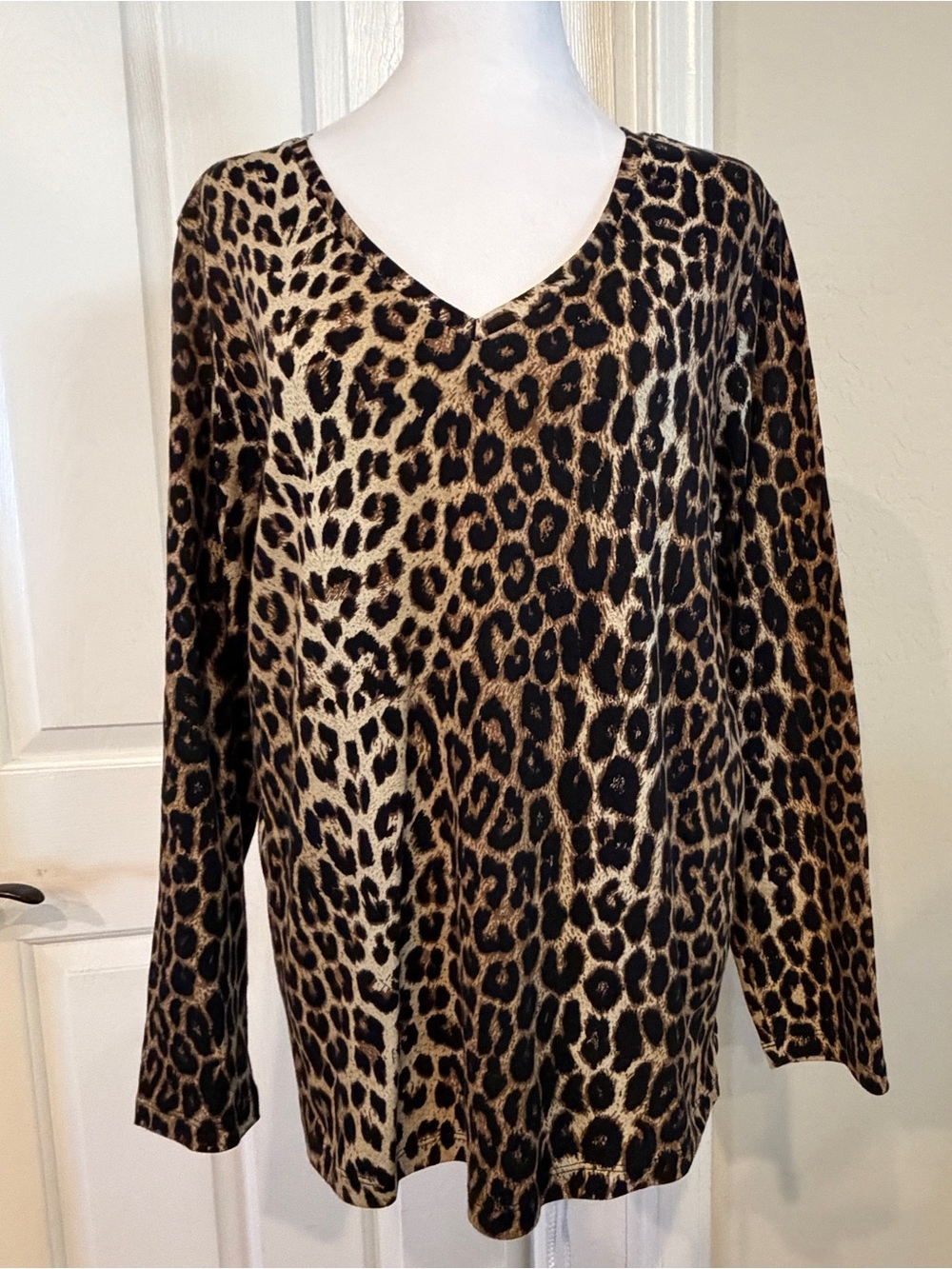 Jones New York Leopard Print V-Neck Women's Top - Brown/Black  size 1X